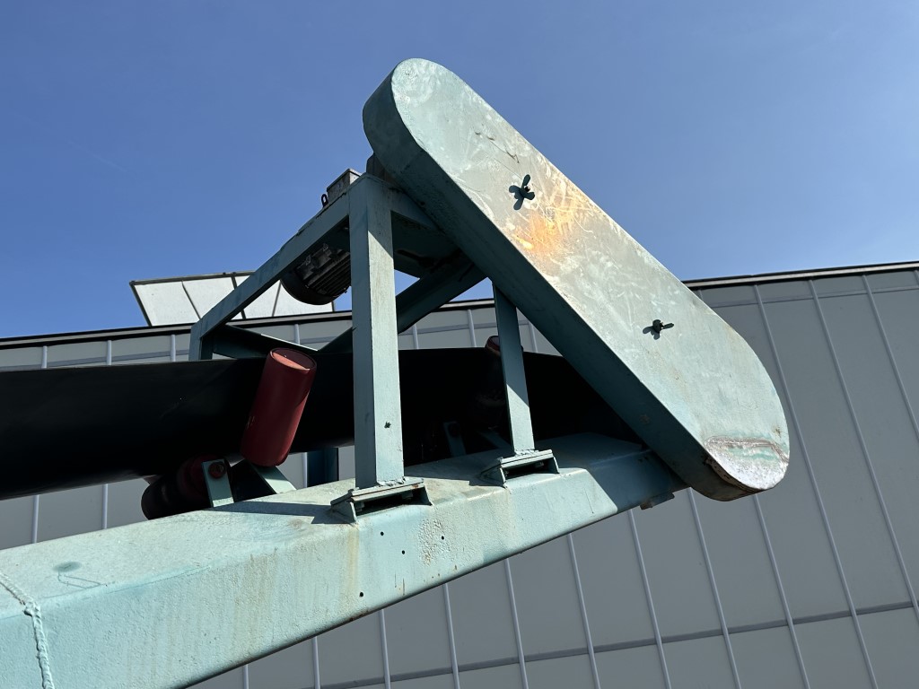 ���� 1030 �� � 54 ��