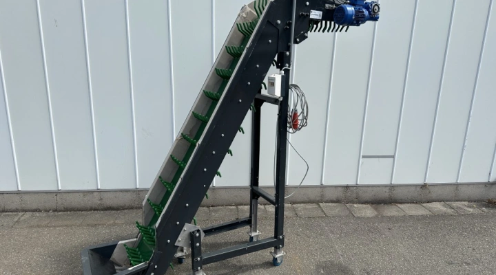 Elevator incline conveyor width 30 cm with fingers