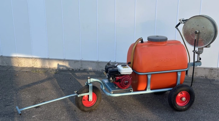 Empas 30-30-200B spraying wagon 200 liter with petrol engine and reel