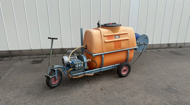 Empas 37-55-600F spraying wagon 600 L
