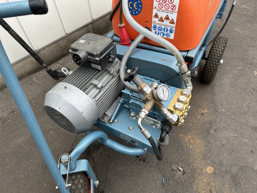 Empas ������������ ����� 200 ������