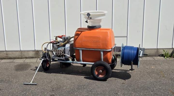 Empas spraying wagon