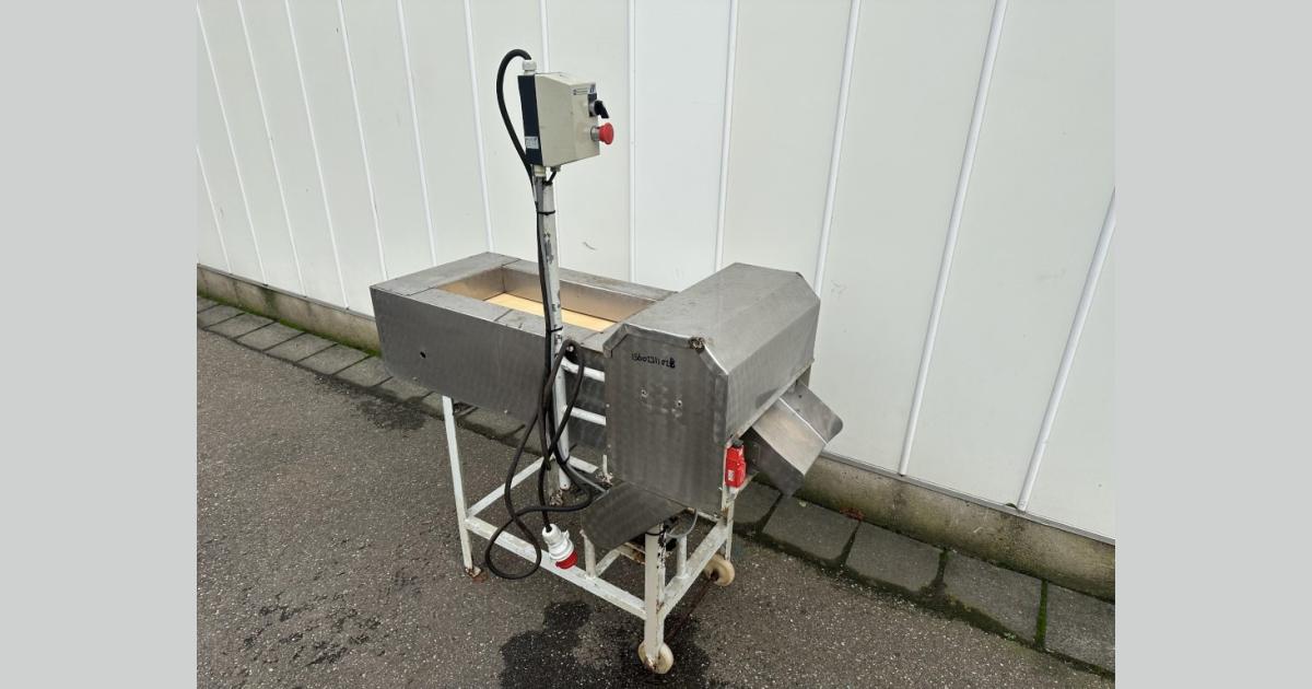 Enbe snijmachine voor champignons en andere groenten • Duijndam Machines