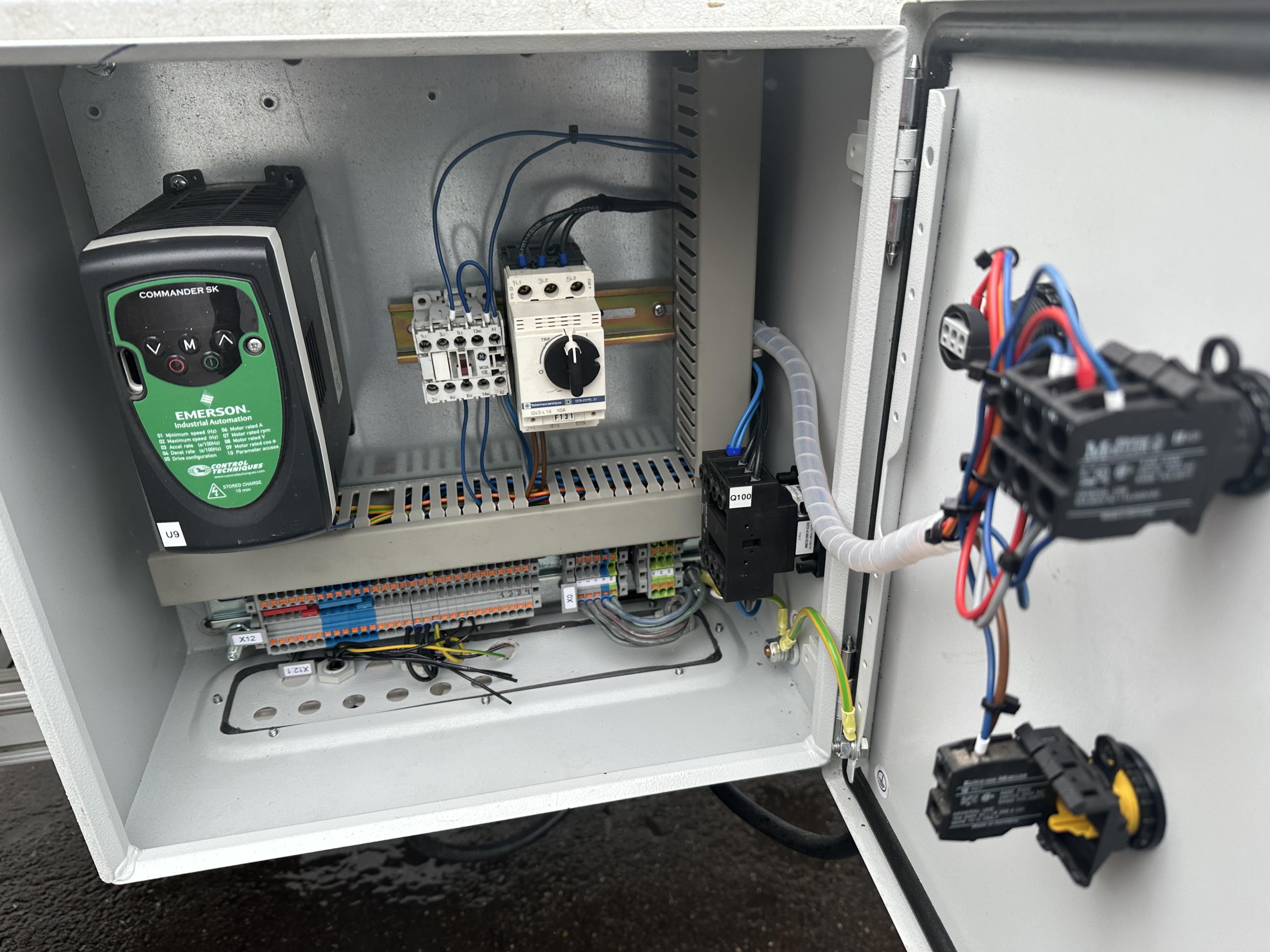 �������� Engel 410 � 100 ��
