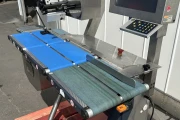 Espera ES5000 check weigher with top and bottom labeler