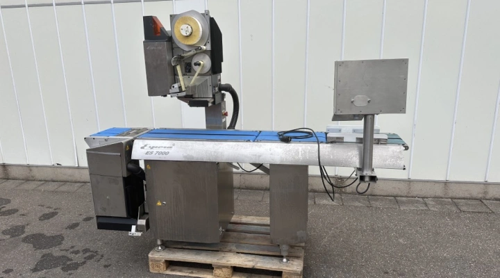 Espera ES7011 check weigher with under and upper labelling unit