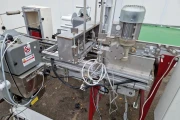 Flier labelling machine for trays
