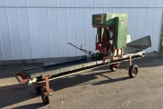 Flier soil blocking machine with seeder
