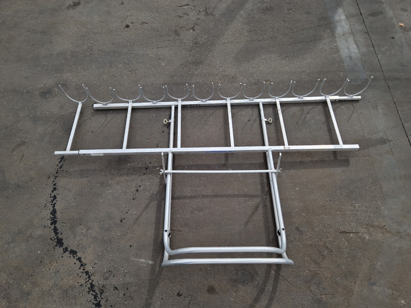 Twin spacer