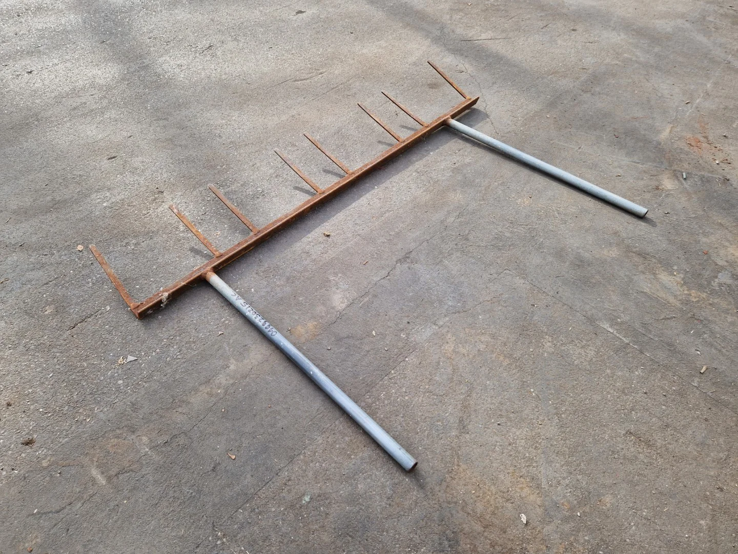 Fork for pot handling 4 x 6 cm 3 x 12,5 cm • Duijndam Machines