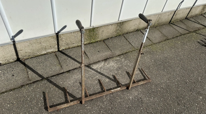 Fork for pot handling for 6 x 16 cm pot