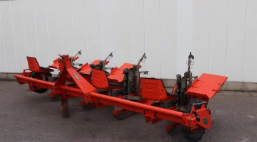 Máquina de plantar Checchi & Magli Fox com 4 linhas