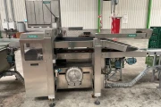 Frutmac Jollypack foodtainer filling machine with apples
