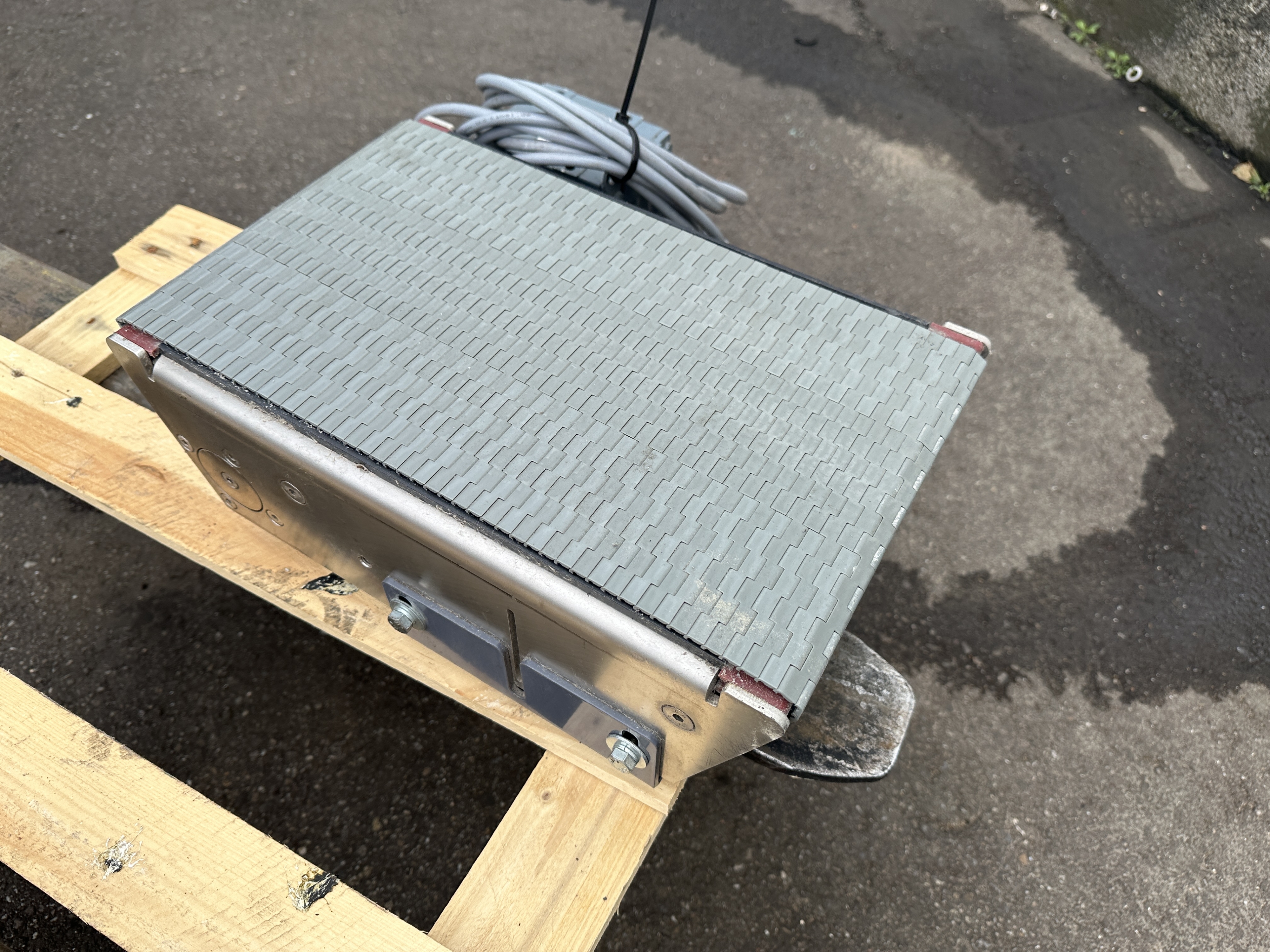 FS solutions FS-240-MTS-030.Inox �������� 40 � 23 ��