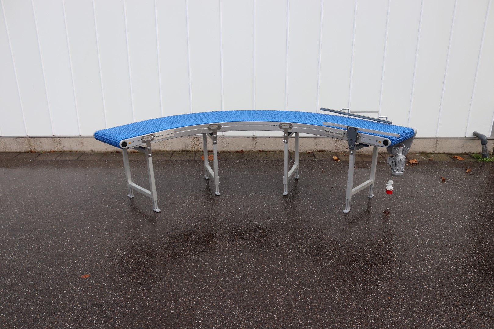 curved conveyor