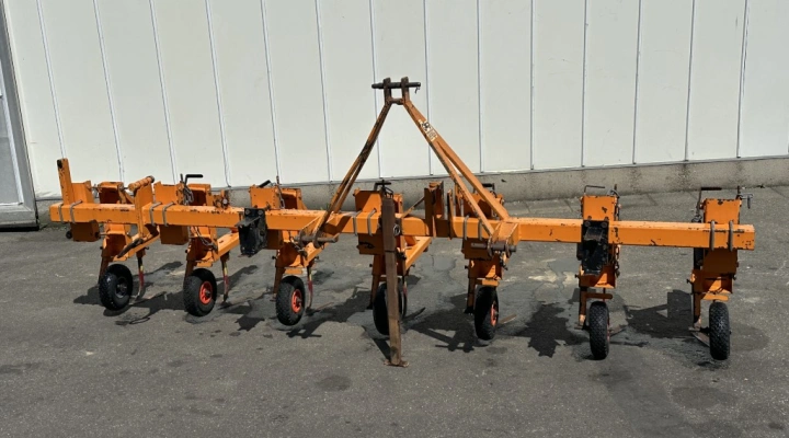 Gielis Hoeing machine 6 rows ,7 elements