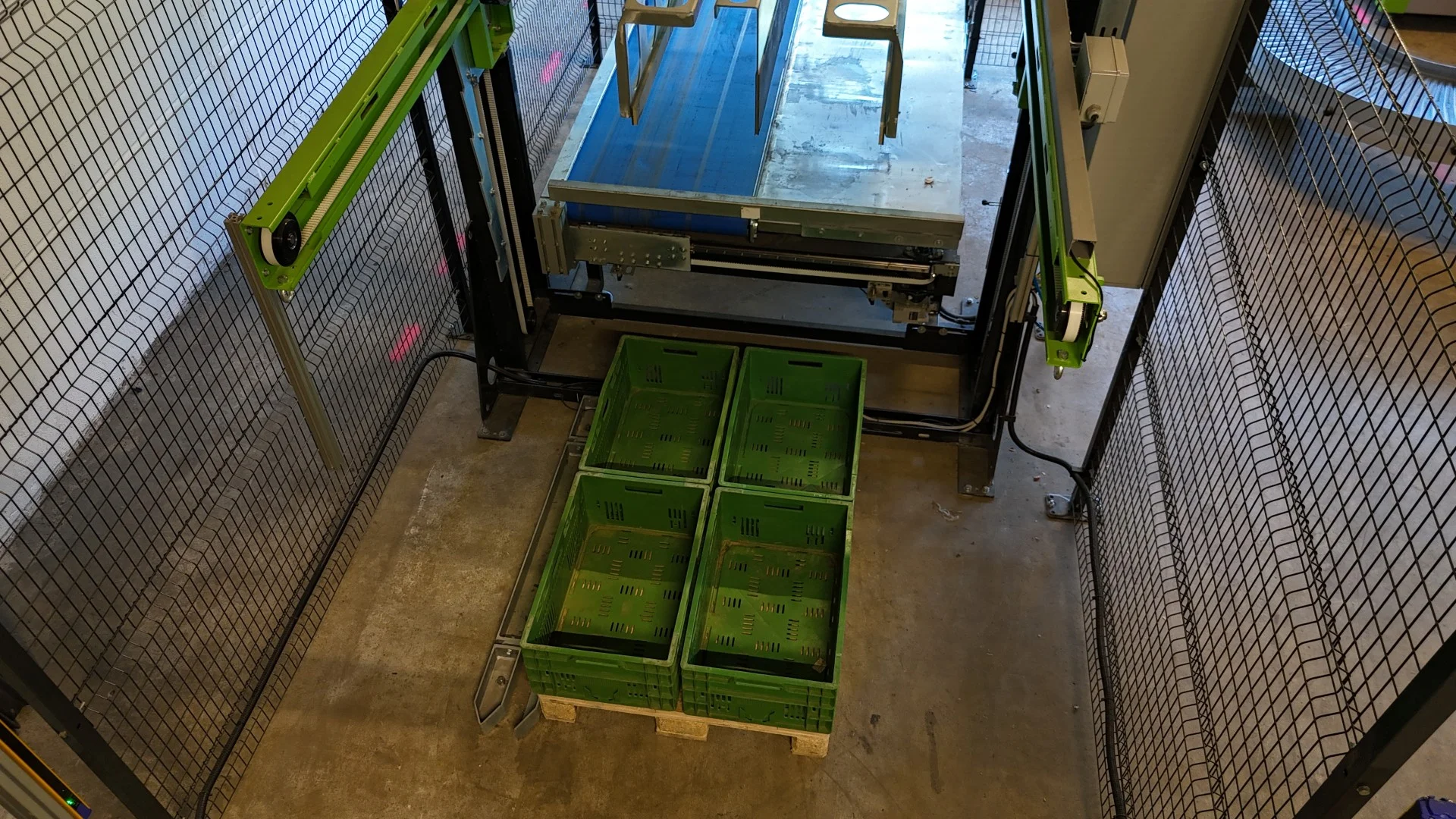 Greefa CombiSort apple & fruit sorting machine 2 line with water dumper ...