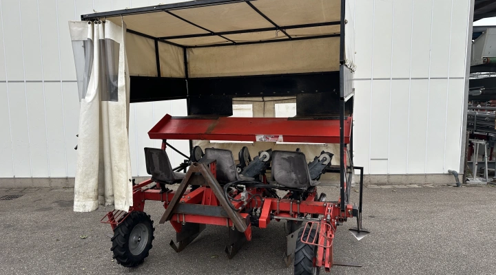 Gregoire Besson Cemag leek planting machine 3 rows