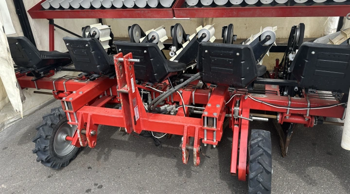 Gregoire Besson leek planting machine 5 rows