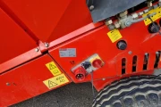 Grimme RH-2445 receiving hopper with rollercleaner and 2 conveyors