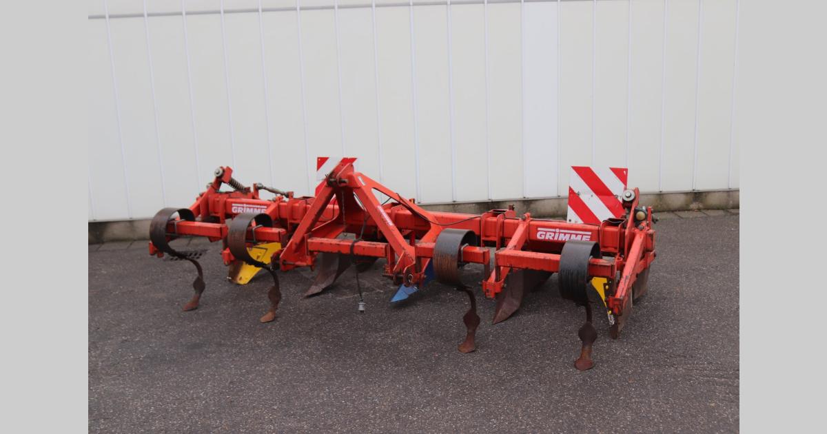 Grimme 4 row ridger and hill former • Duijndam Machines