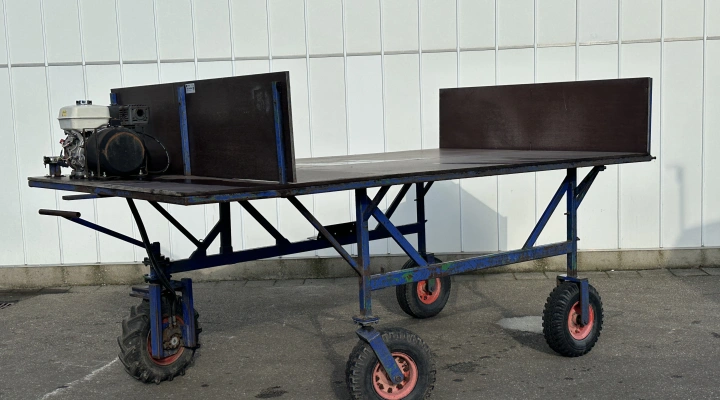 Harvesting trolley with Honda engine