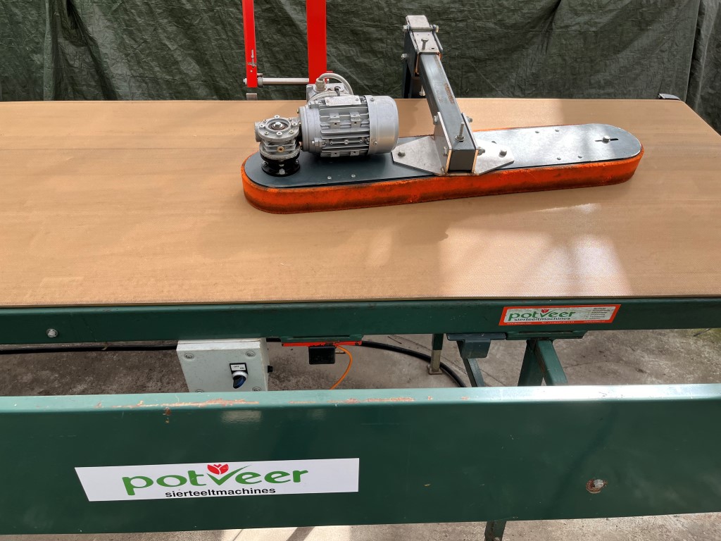 �������������� ������ Potveer/Havatec Quality Buncher