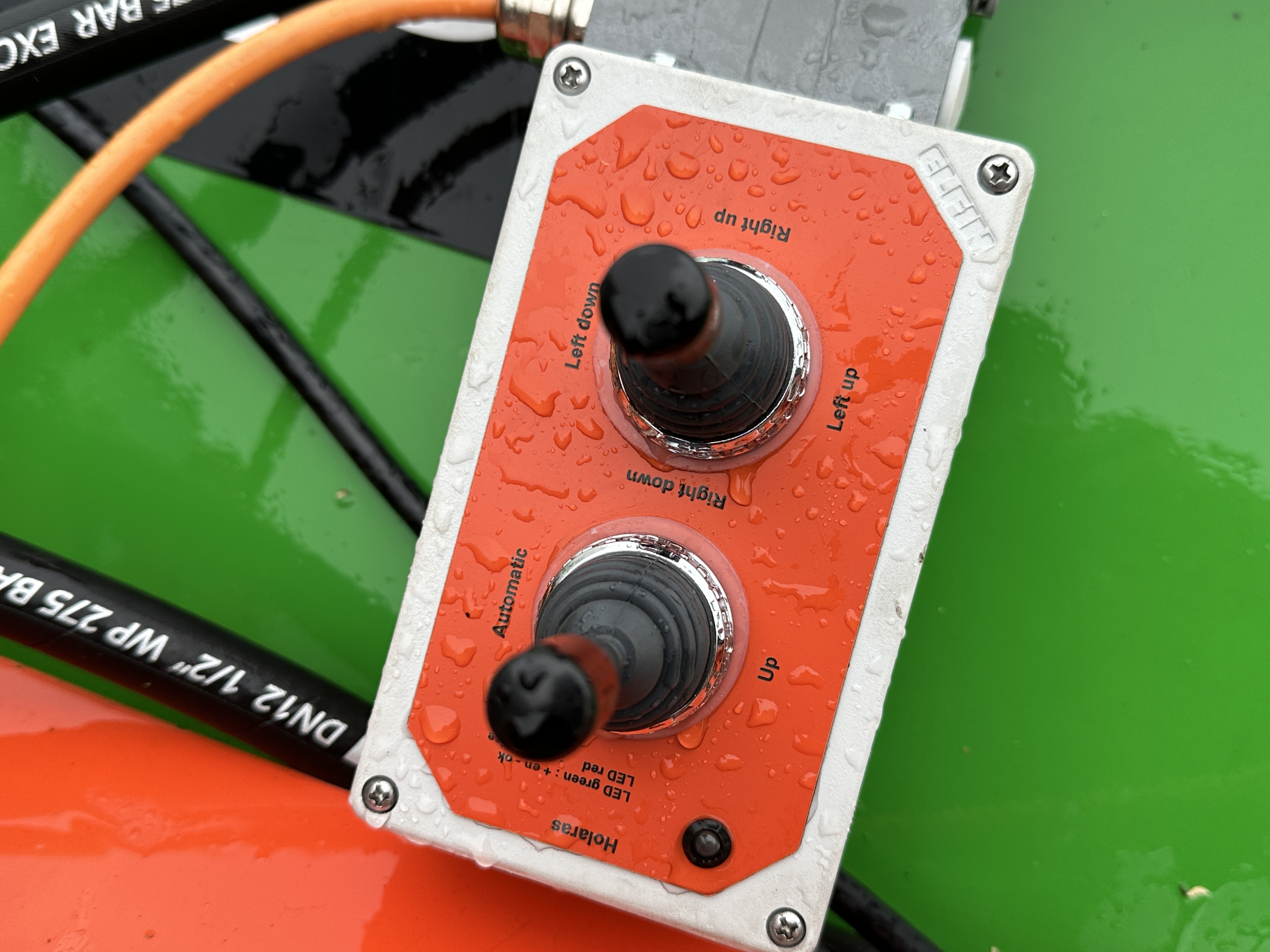 Holaras UM210-F �������������� ��� ����