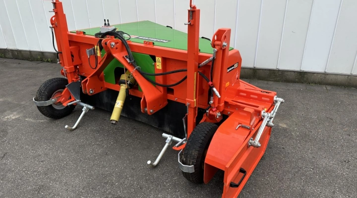 Holaras UM210F onion haulm topper