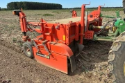 Holaras UM300F + UR285 onion harvester