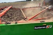 Holaras UM300F + UR285 onion harvester