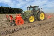 Holaras UM300F + UR285 onion harvester