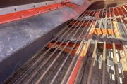 Holaras UR 205-DB-DR +UF 210 F onion harvester with onion haulm topper