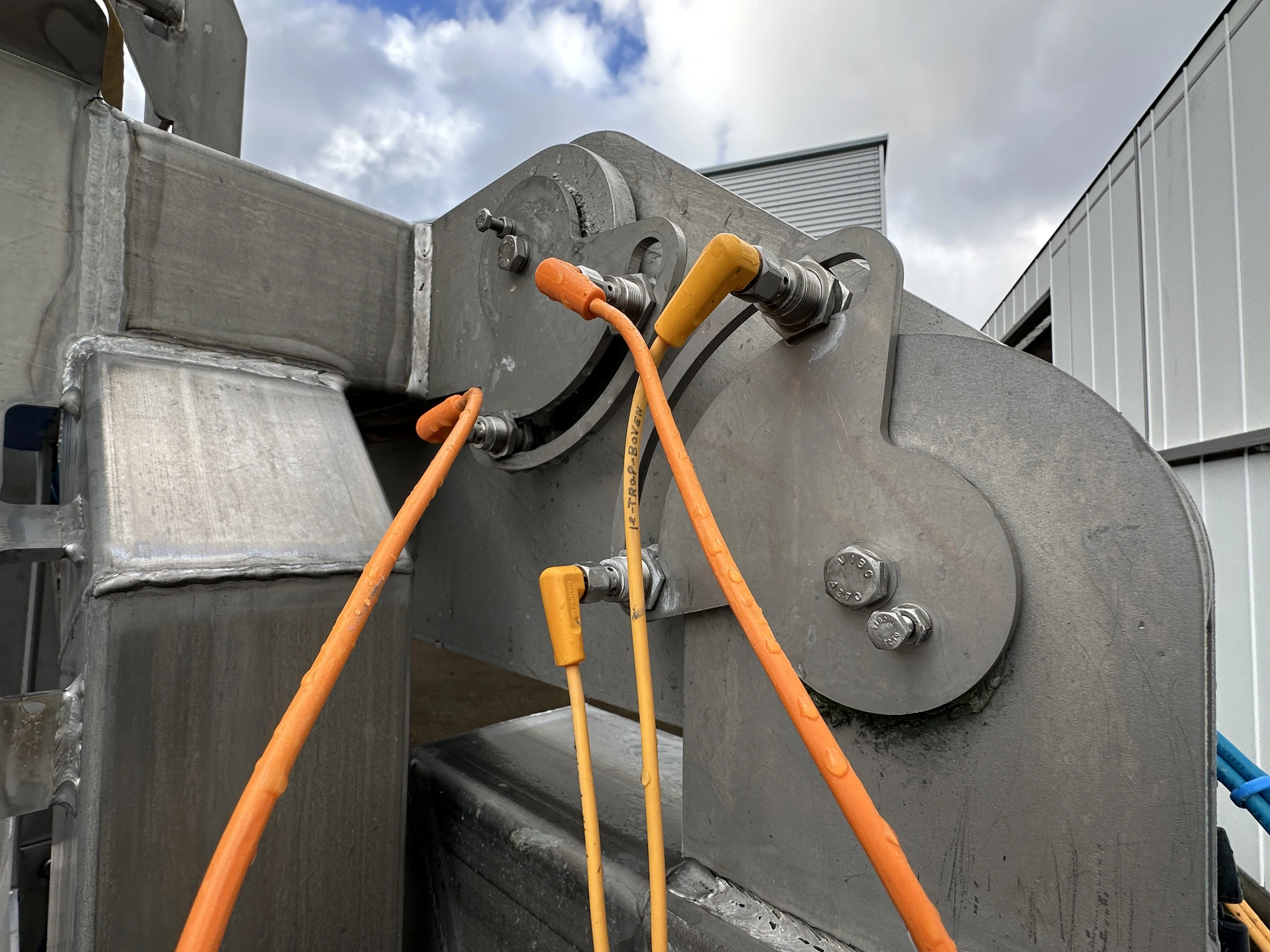 Innotec Systems box tipper Stainless steel • Duijndam Machines