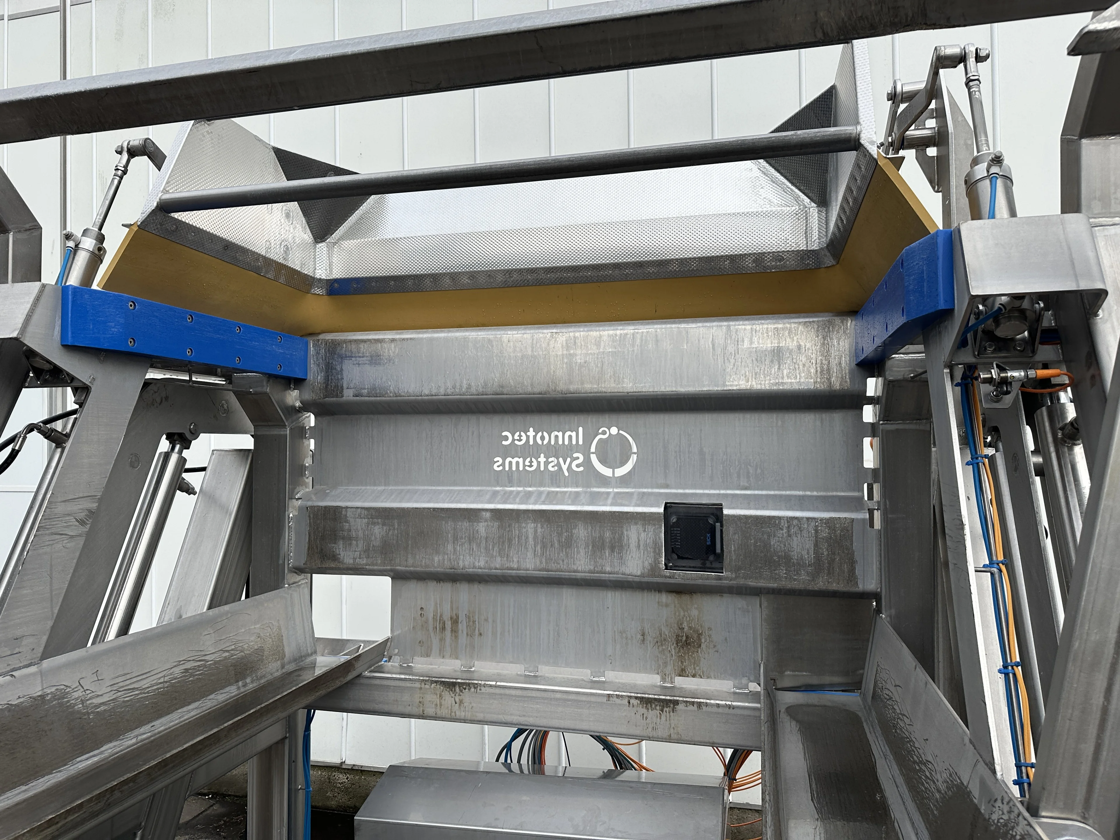 Innotec Systems kistenkantelaar Roestvrij staal • Duijndam Machines