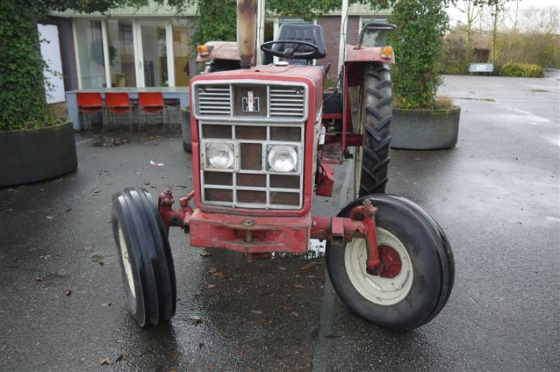 Tractor McCormickInternational 453 45 HP 3 Cyl. • Duijndam Machines