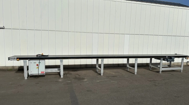 Interroll conveyor 970 cm x 90 cm