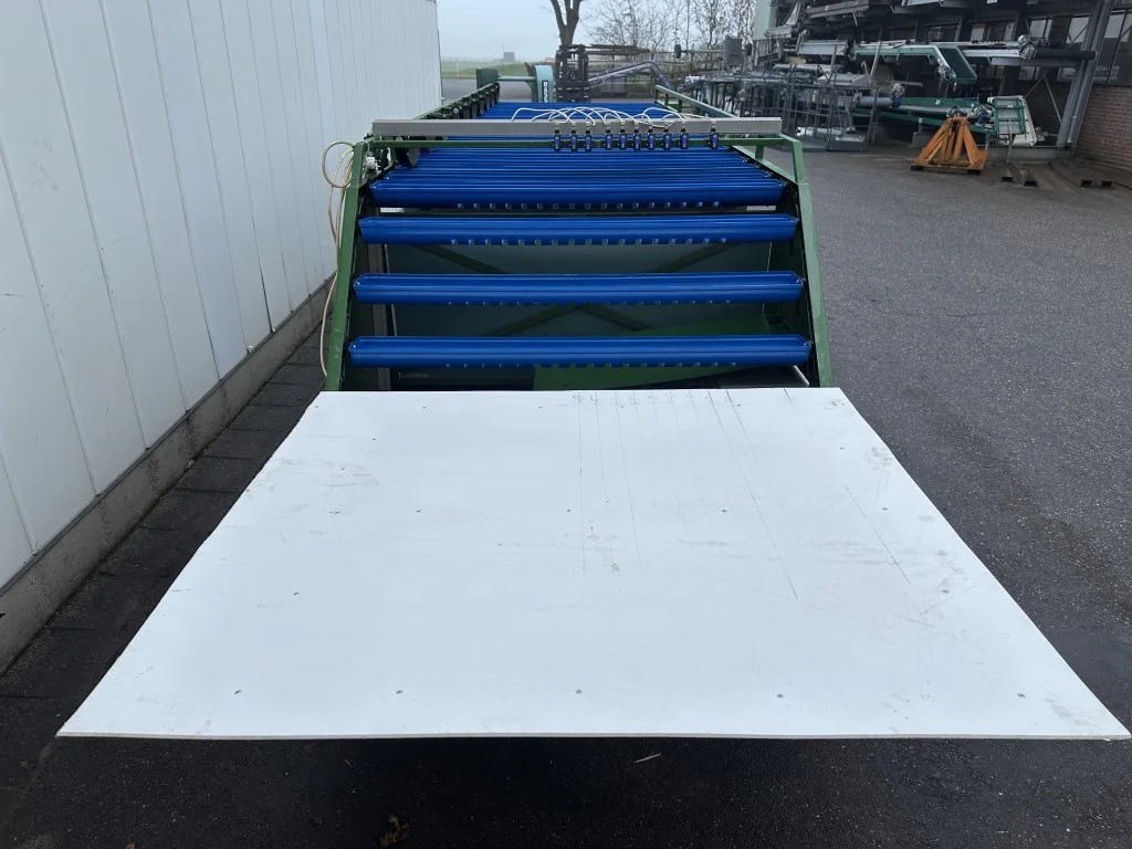 Jamafa length grader for roses and flowers with 10 sortings • Duijndam ...