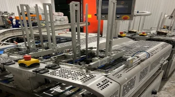 Jasa PGS 2100 + SOM-2000 dwupasmowa maszyna do pakowania w tacki kartonowe