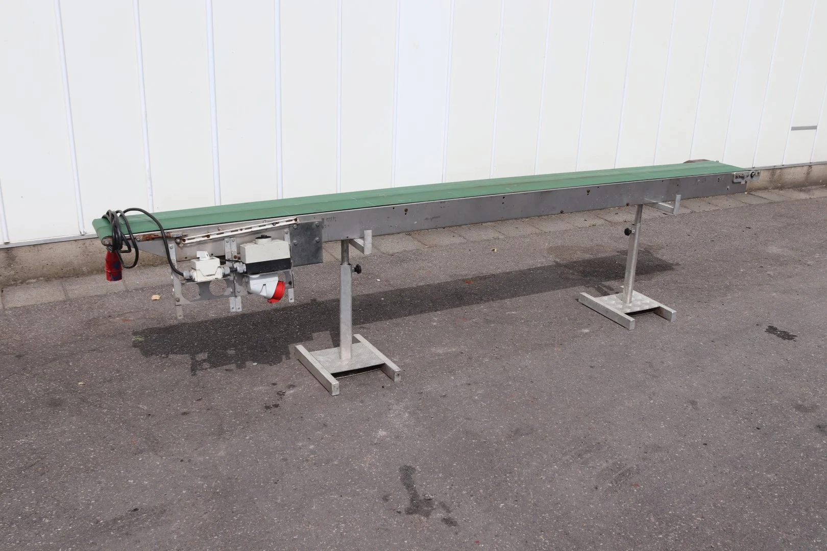 Javo conveyor for potplants 300 x 25 cm • Duijndam Machines