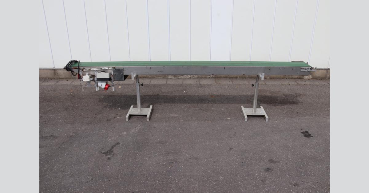 Javo conveyor for potplants 300 x 25 cm • Duijndam Machines