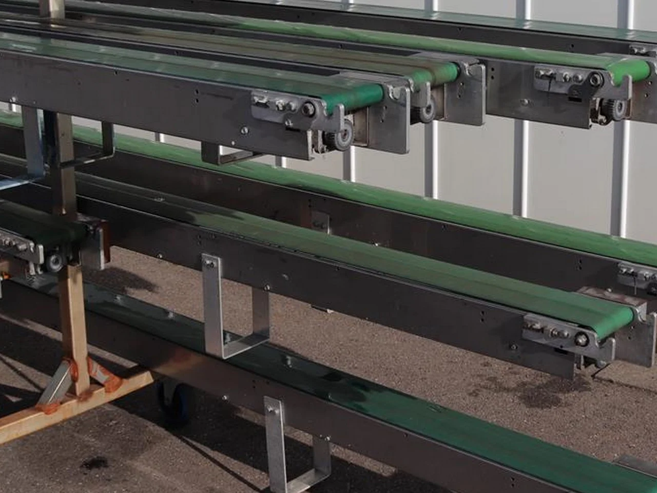 Javo conveyor system for potplants • Duijndam Machines