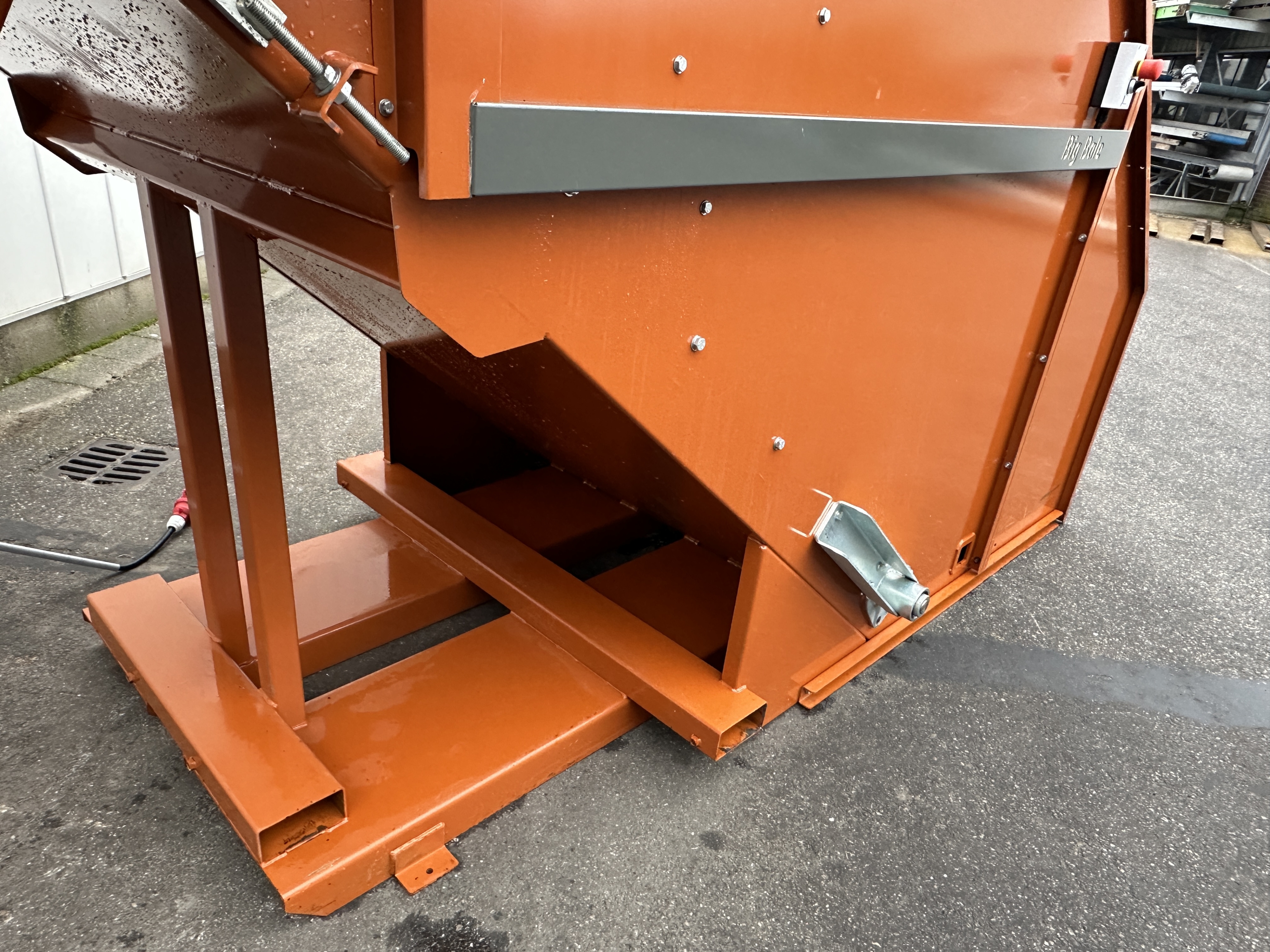 Javo Big Bale Breaker - ������� ���� ��� ������� �����