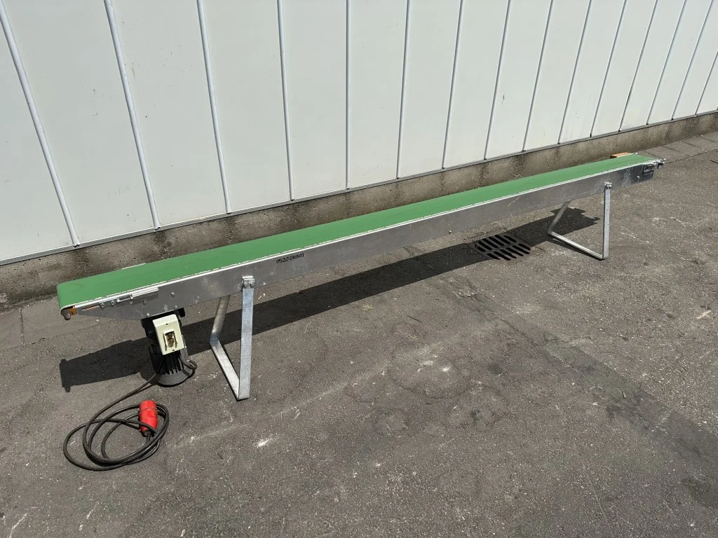 Javo conveyor for potplants 310 x 15 cm • Duijndam Machines
