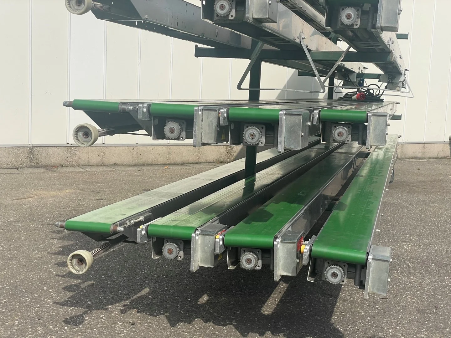 Javo conveyor system for potplants • Duijndam Machines