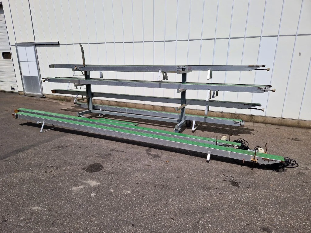 Javo 15 cm potted plant conveyor • Duijndam Machines