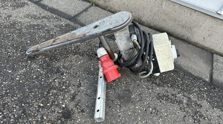 Javo curve support 380 volt