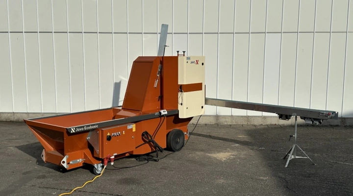 Javo Ecobasic potting machine with conveyor