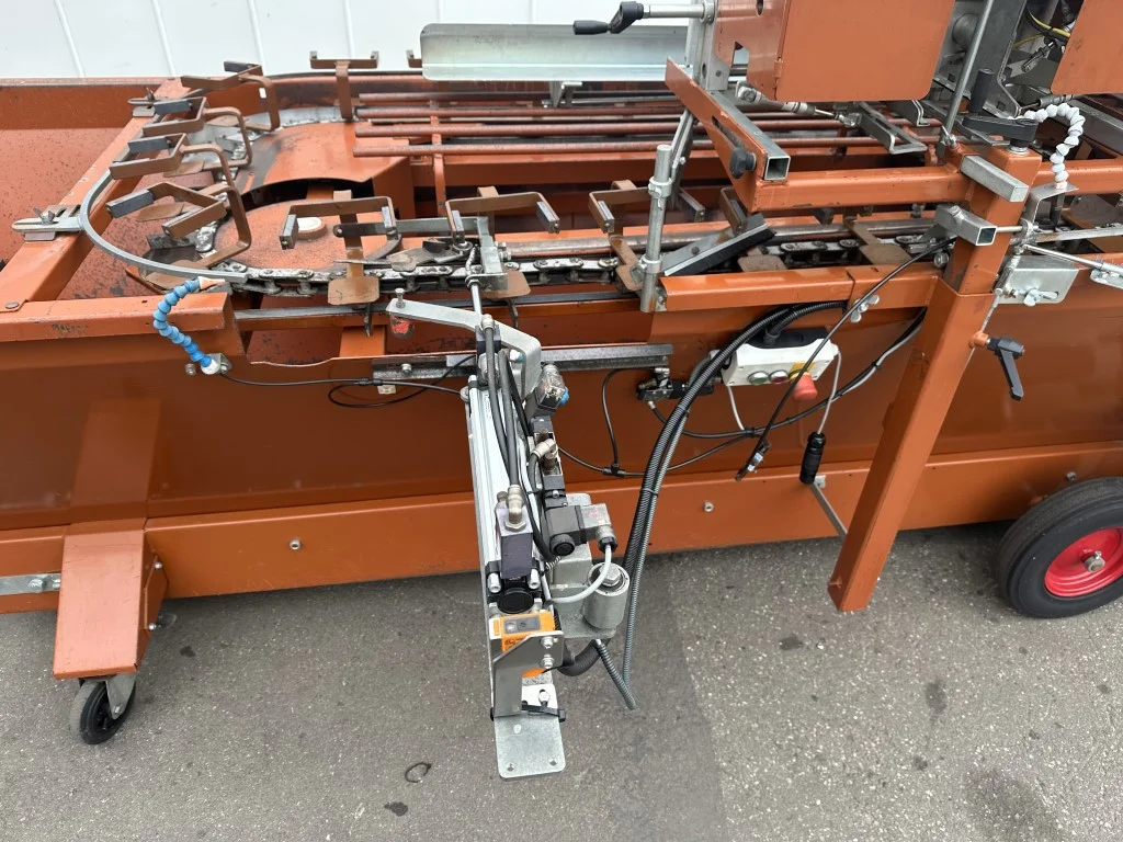 Javo Standaard potting machine with double pneumatic pot dispenser and discharger • Duijndam