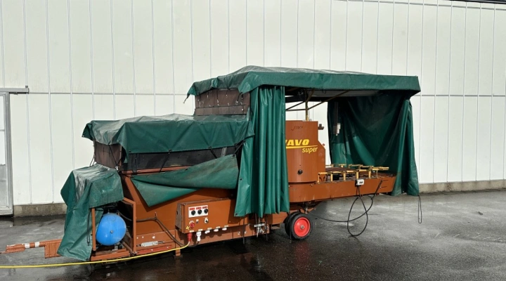 Javo Super potting machine with drill and pneumatic ejection